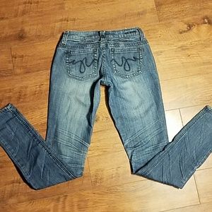 Zco. Jeans skinny size 3 in seem 32
